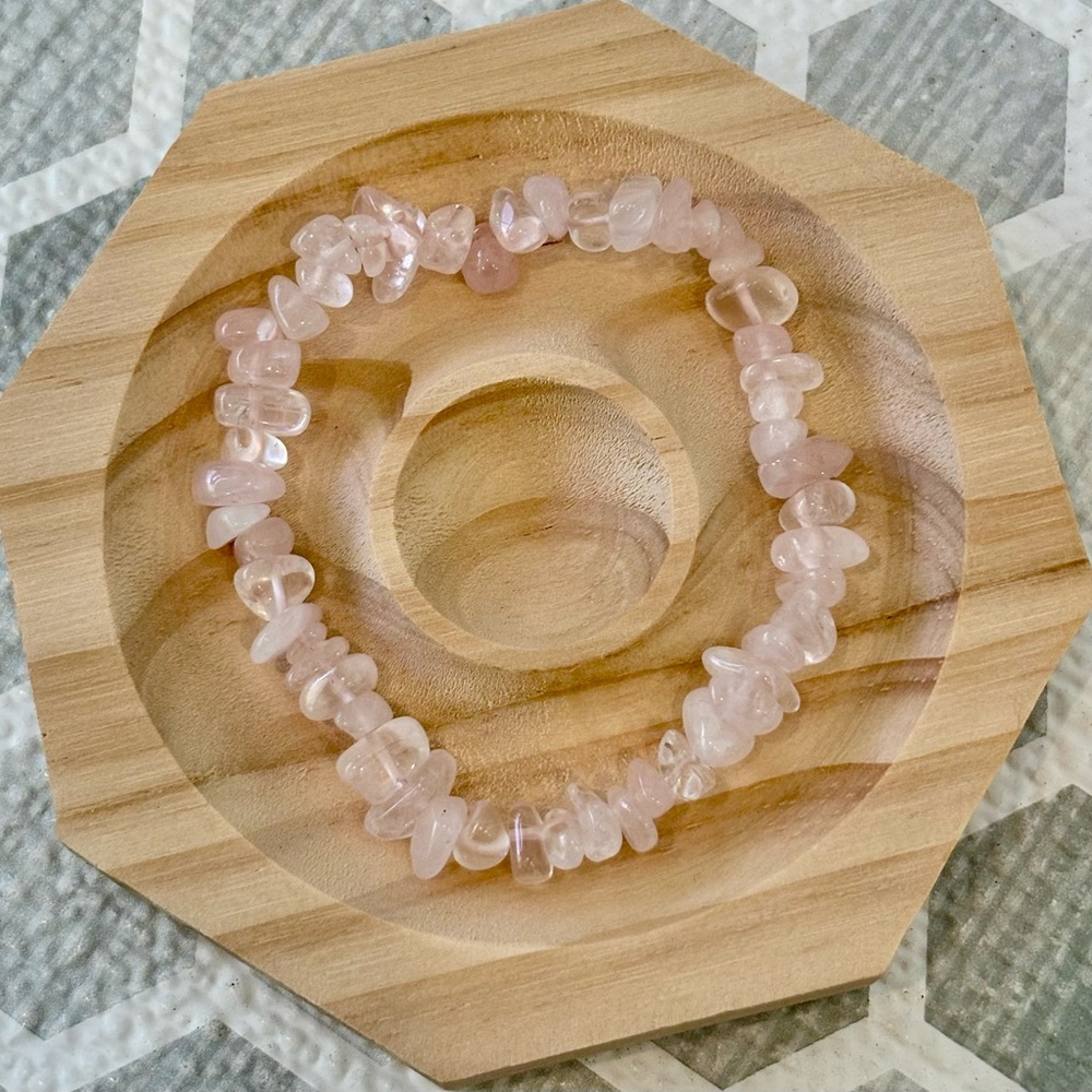 High quality crystal/gemstone NEW Rose Quartz chips Bracelet